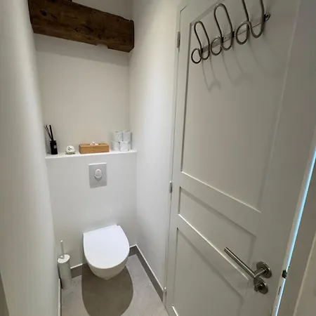 Parlementia, Phare De Koskenia Apartment *