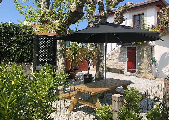 Parlementia, Domaine Koskenia Apartment *