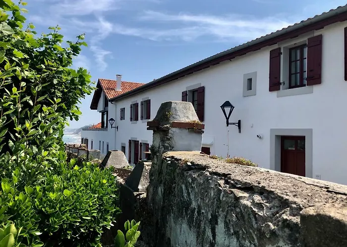 Parlementia, Domaine Koskenia Apartment